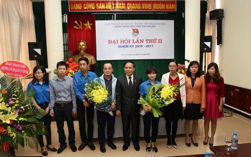 Lãnh đạo TCDL chụp ảnh cùng Ban Chấp hành Đoàn Thanh niên TCDL nhiệm kỳ 2015 - 2017